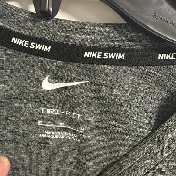 Nike Rash Guard - Picture 2 of 2